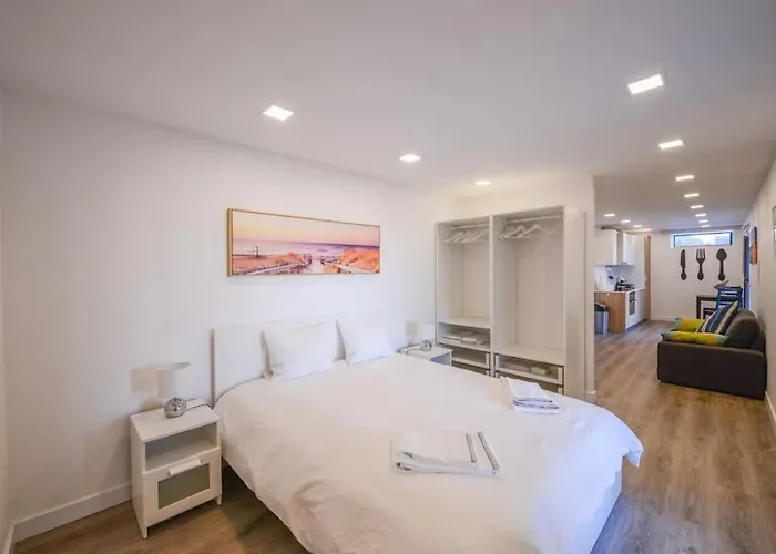 Monchique Islet View House T1 *