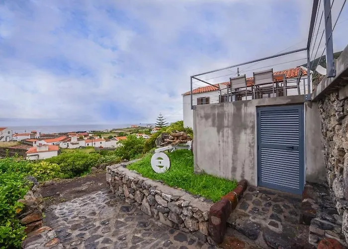 Monchique Islet View House T1